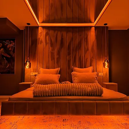 Gold Apartment